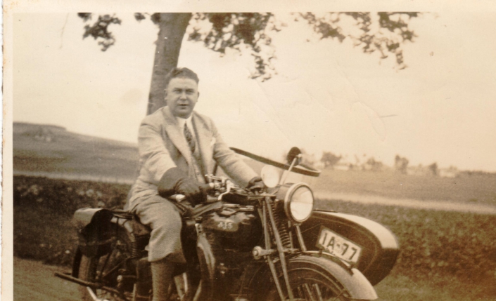 Kennzeichen IA-77 an einem Motorrad aus Reichshauptstadt Berlin um 1930